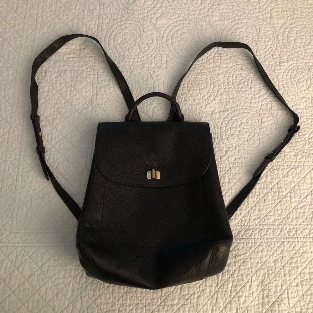 Kate Spade Essential medium backpack. - Picture 4 of 12
